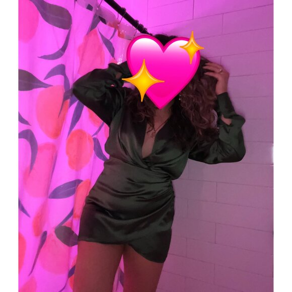 Emerald Satin Mini Dress - Picture 3 of 3